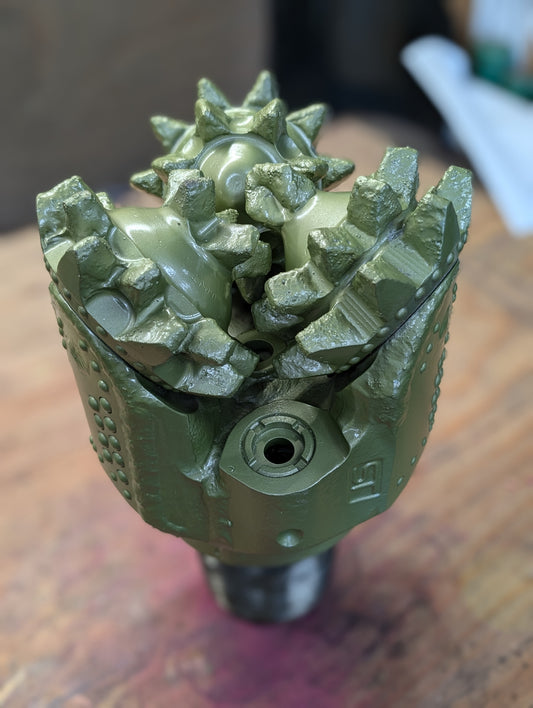 NEW/SURPLUS 6 1/4" IADC 211 Steel Tooth (Milled Tooth) Open Bearing Tricone Drilling Bit w/ 3 1/2" REG PIN